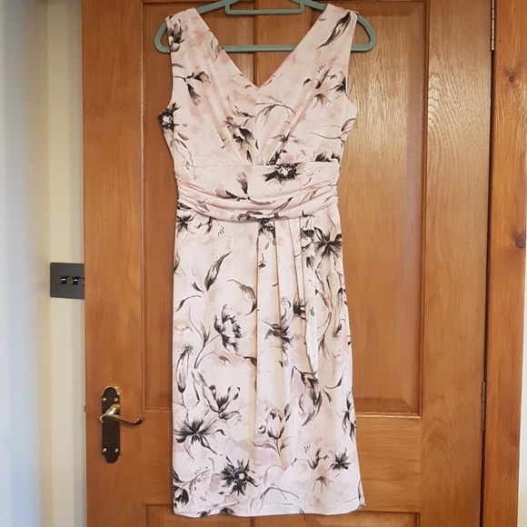 Soft pink floral midi dress size 10 - Picture 2 of 5